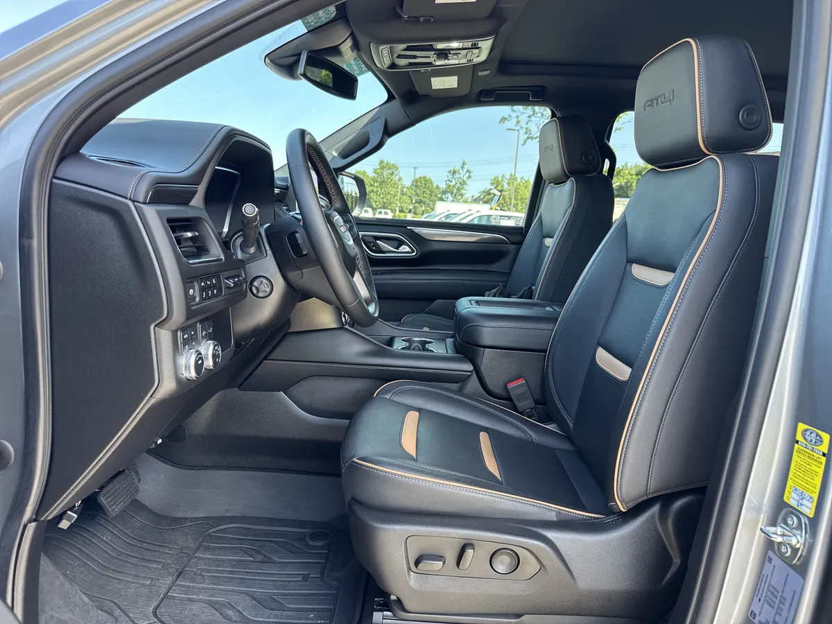2023 GMC Yukon XL AT4 thumbnail 13