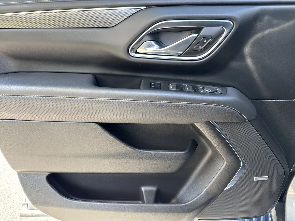 2023 GMC Yukon XL AT4 thumbnail 15