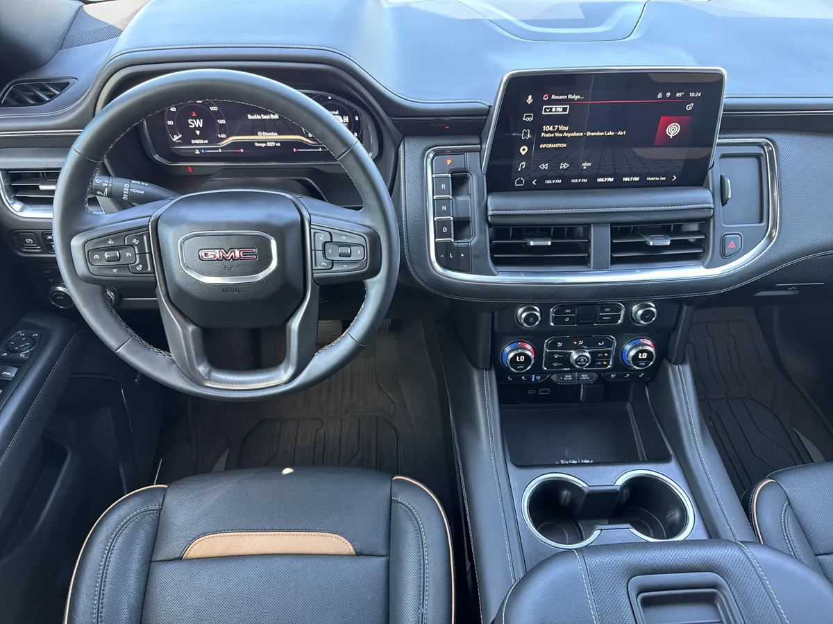 2023 GMC Yukon XL AT4 thumbnail 17