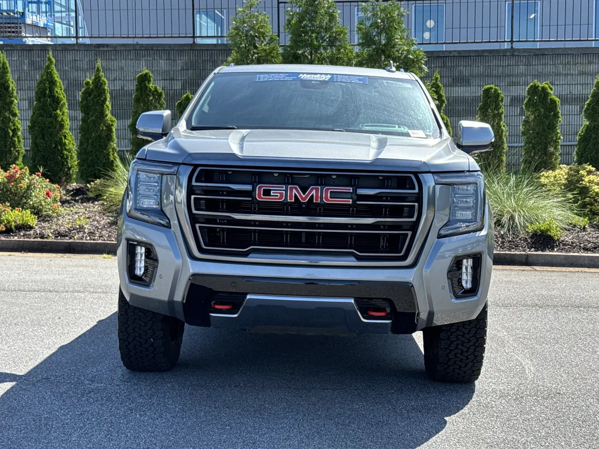 2023 GMC Yukon XL AT4 thumbnail 2