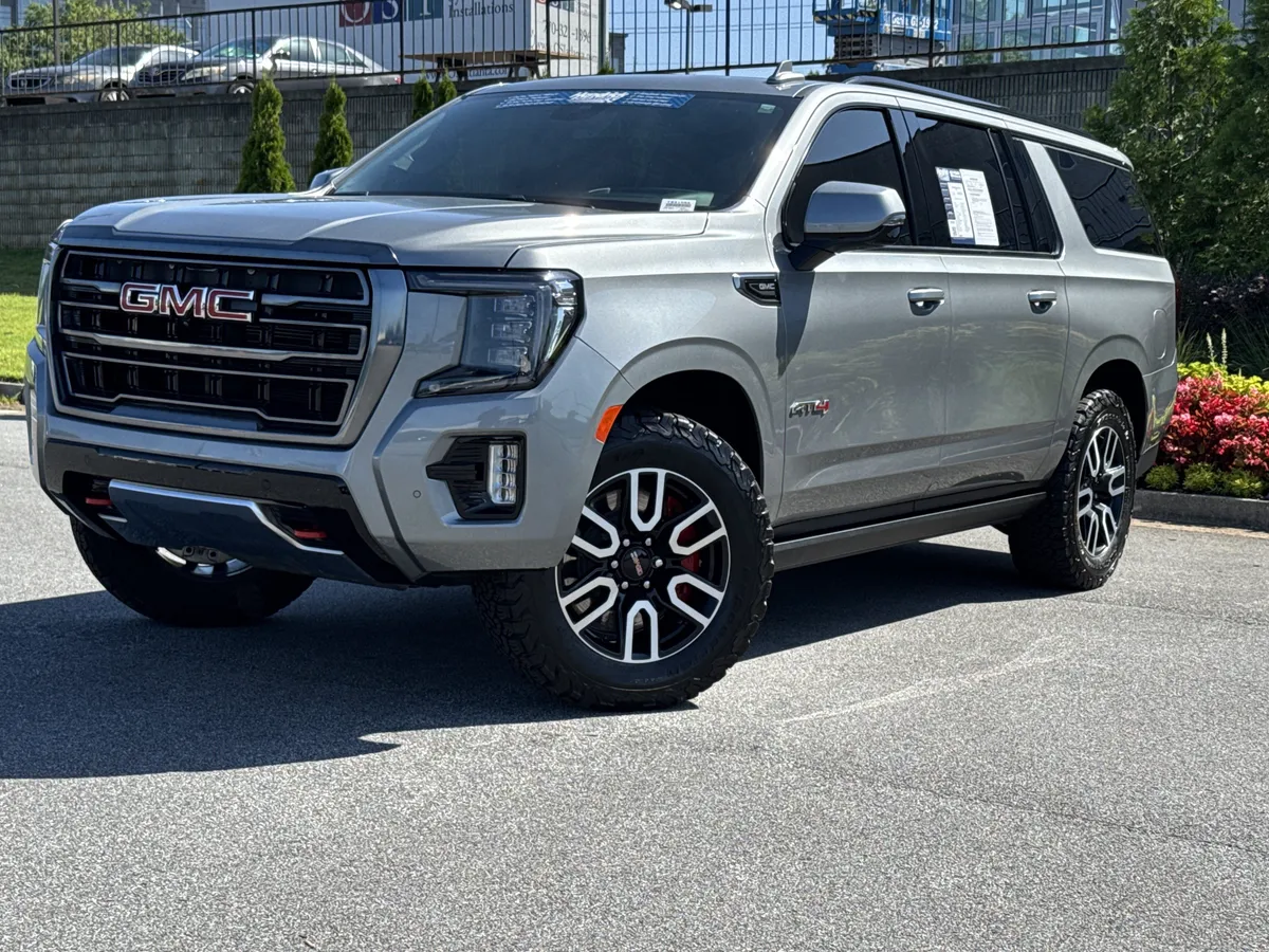 2023 GMC Yukon XL AT4 thumbnail 4