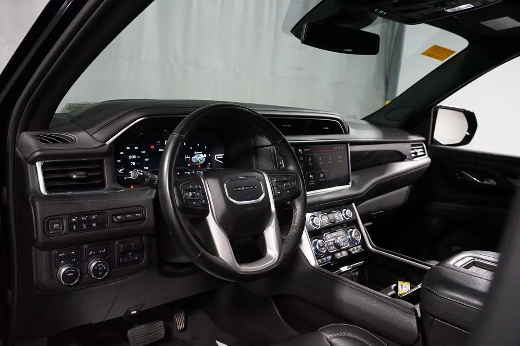2023 GMC Yukon XL Denali thumbnail 11