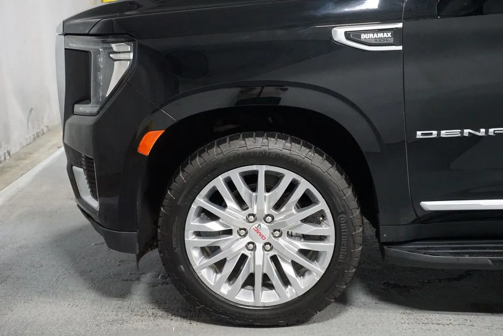 2023 GMC Yukon XL Denali thumbnail 5