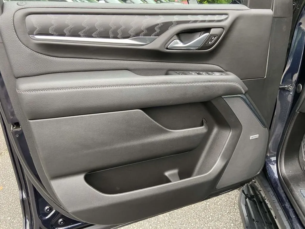 2023 GMC Yukon XL Denali thumbnail 15