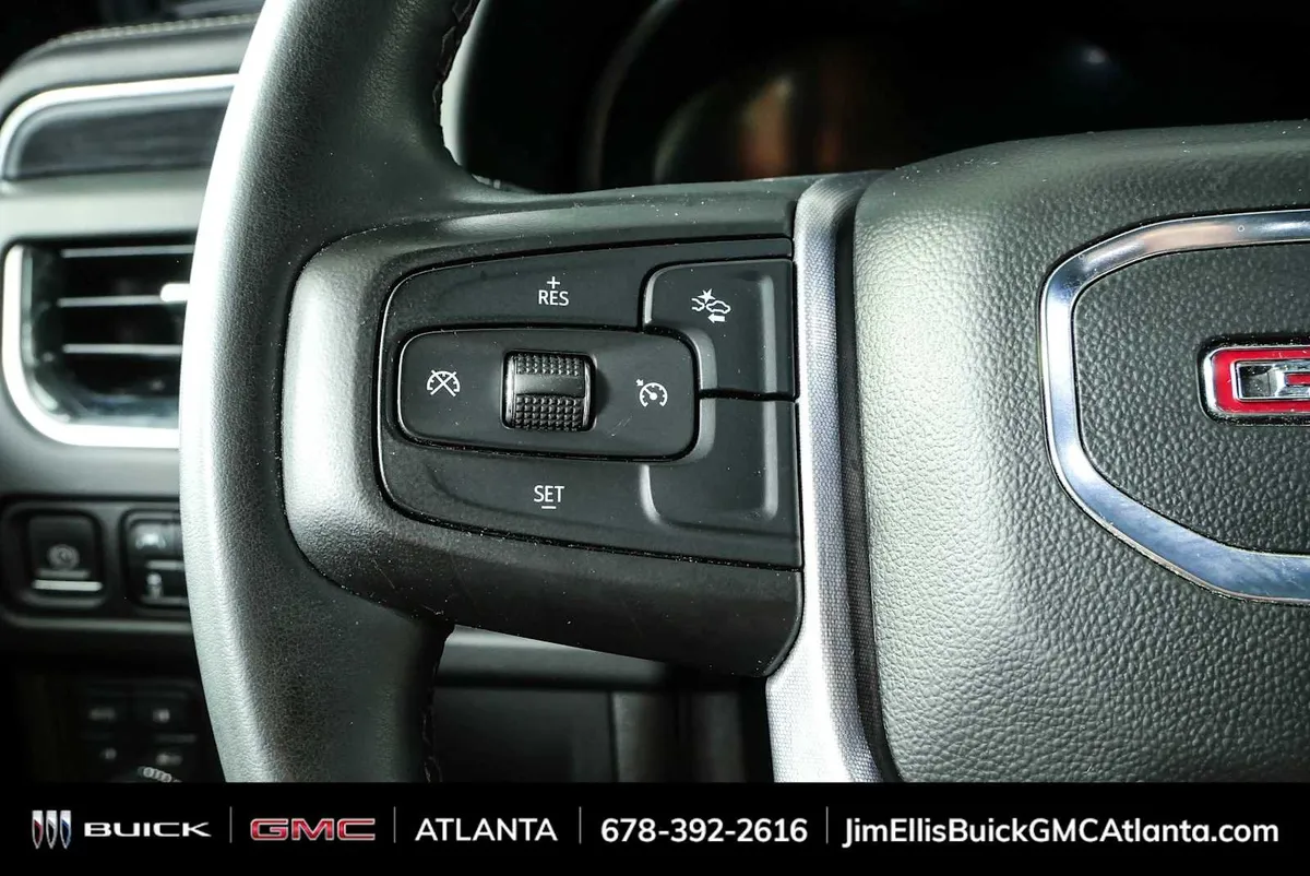 2023 GMC Yukon XL SLT thumbnail 22