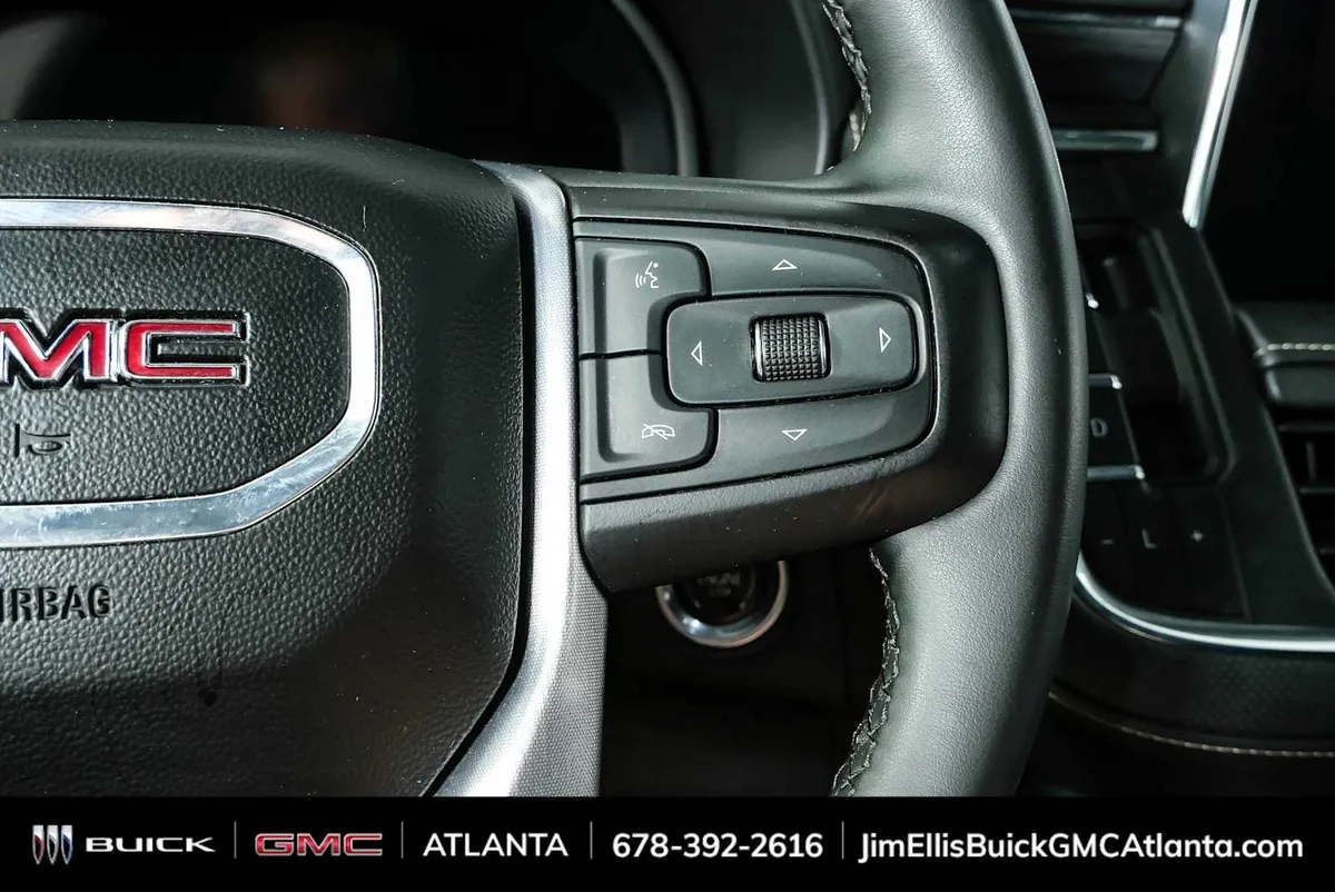 2023 GMC Yukon XL SLT thumbnail 23
