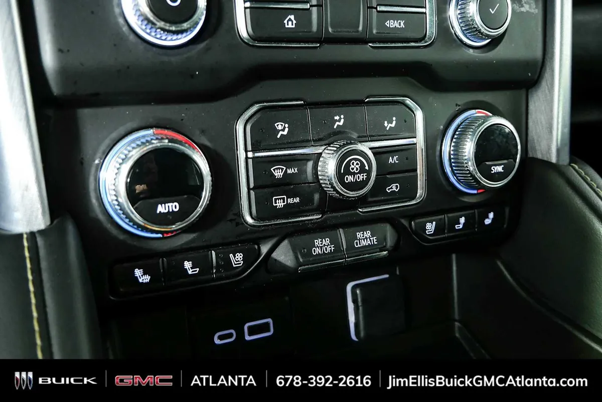 2023 GMC Yukon XL SLT thumbnail 33