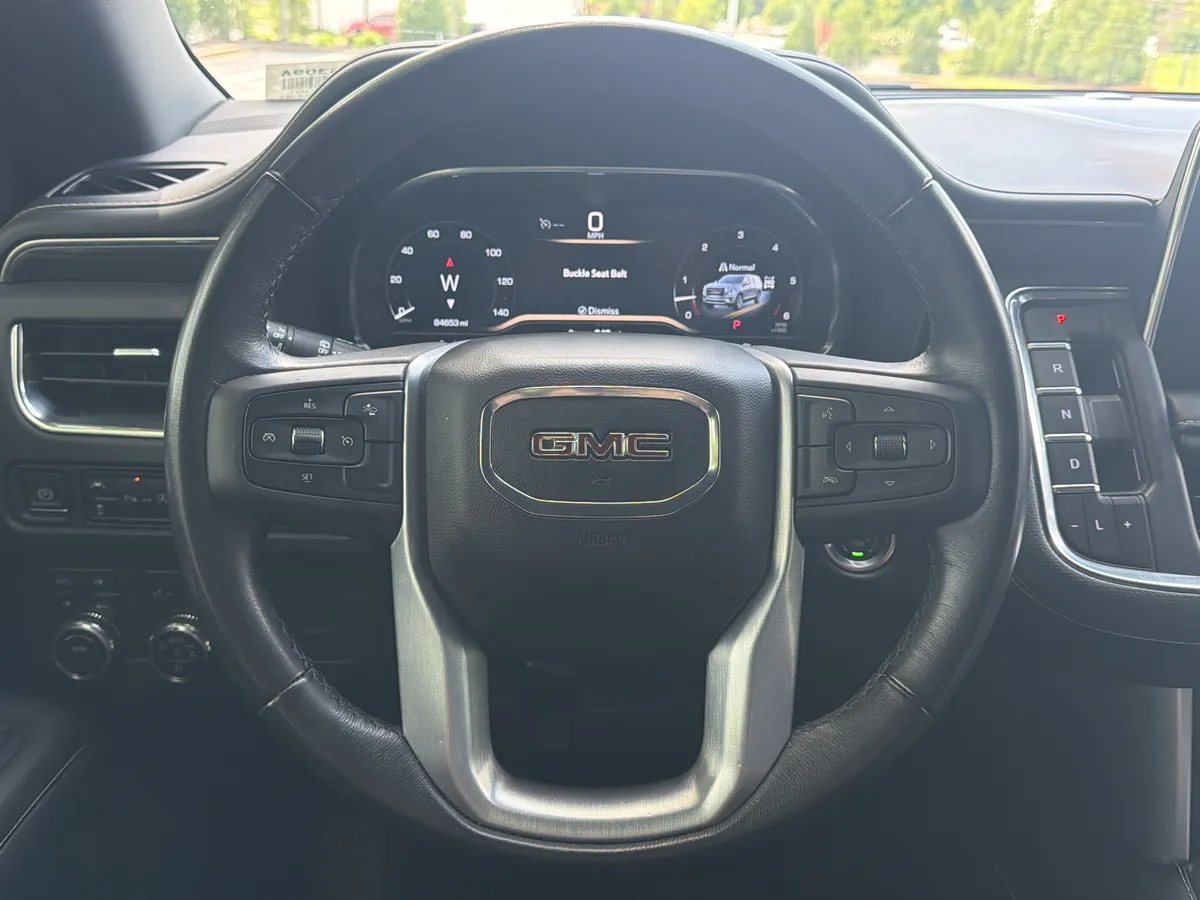 2023 GMC Yukon XL SLT thumbnail 16