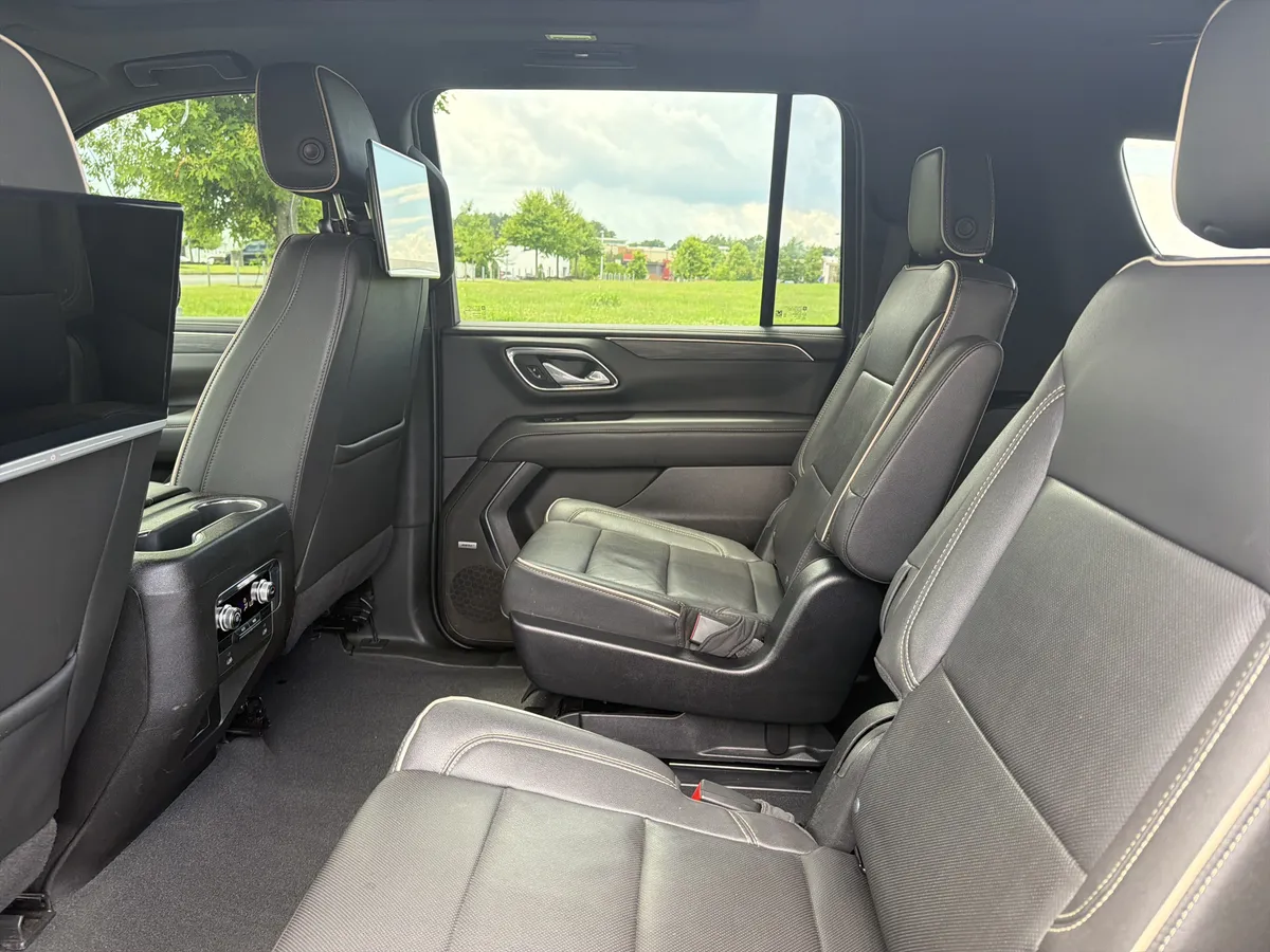 2023 GMC Yukon XL SLT thumbnail 25