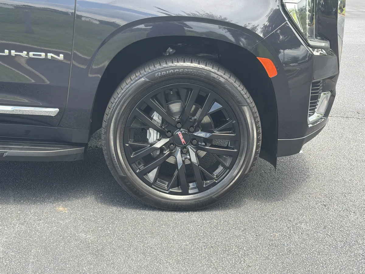 2023 GMC Yukon XL SLT thumbnail 32