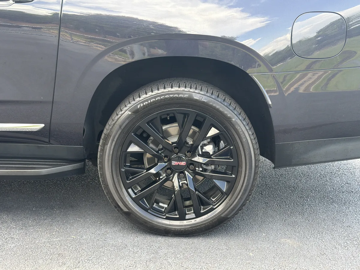 2023 GMC Yukon XL SLT thumbnail 34