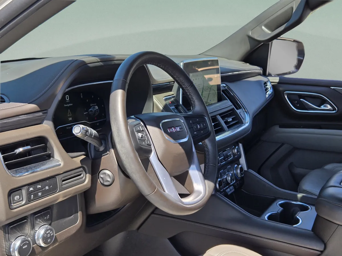 2023 GMC Yukon XL SLT thumbnail 11