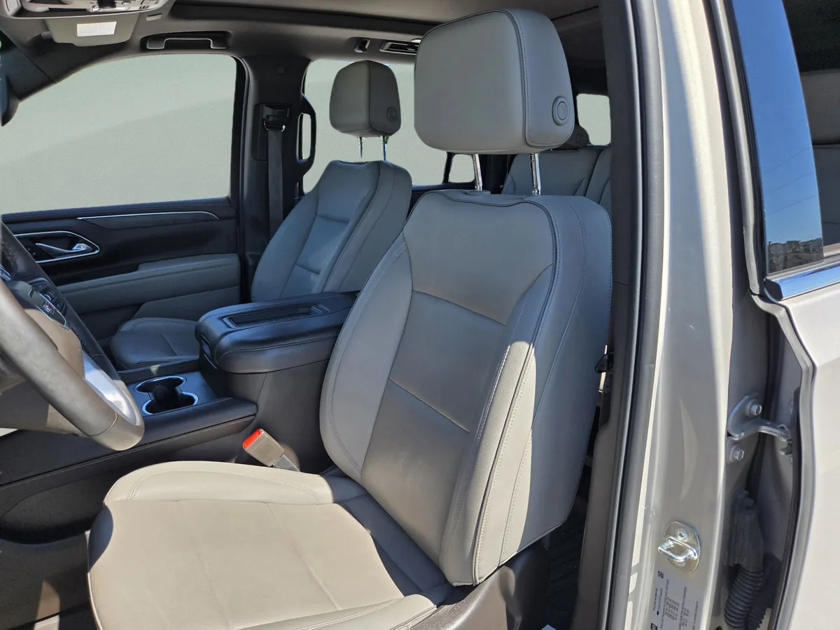2023 GMC Yukon XL SLT thumbnail 14