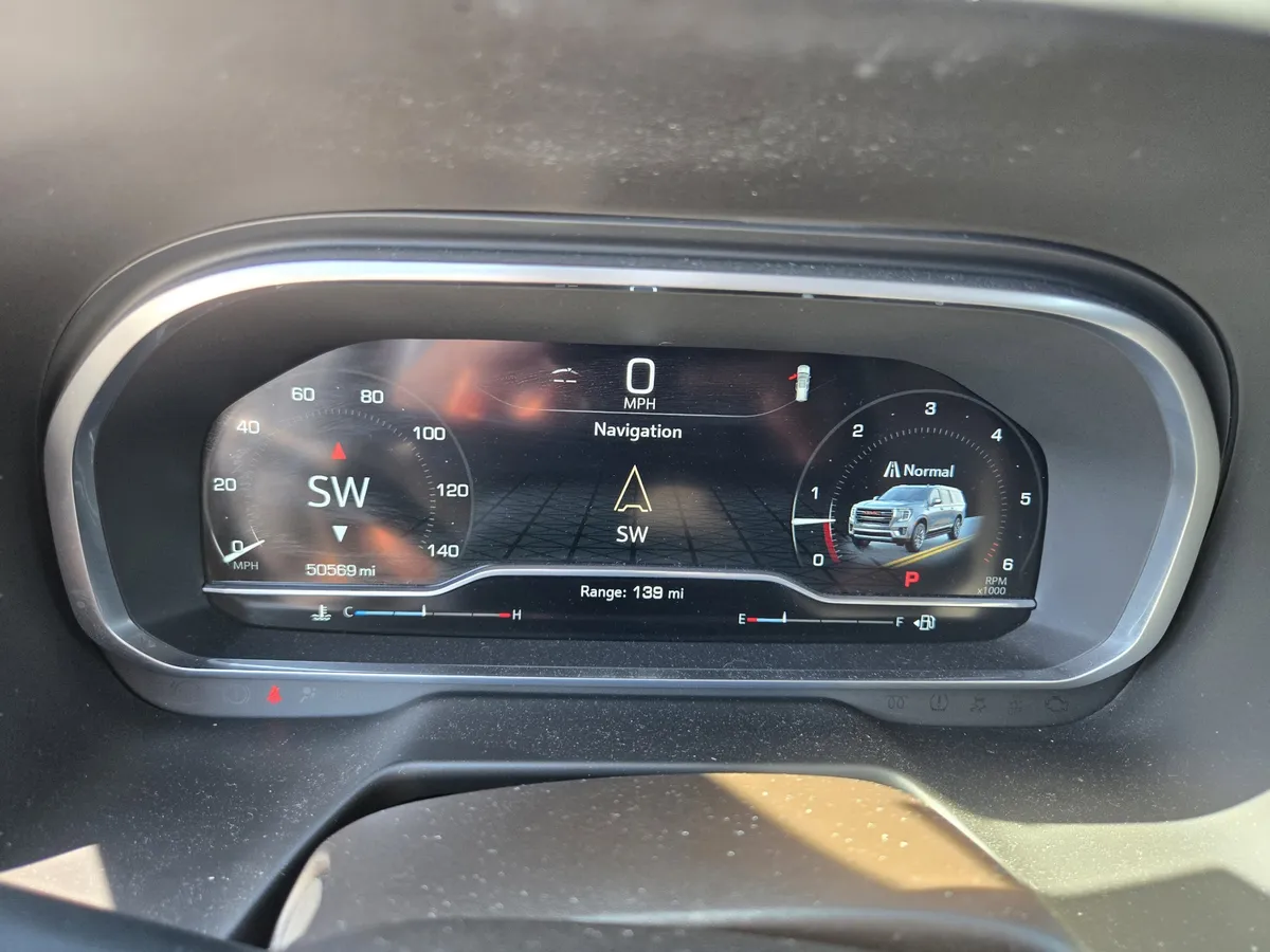 2023 GMC Yukon XL SLT thumbnail 15