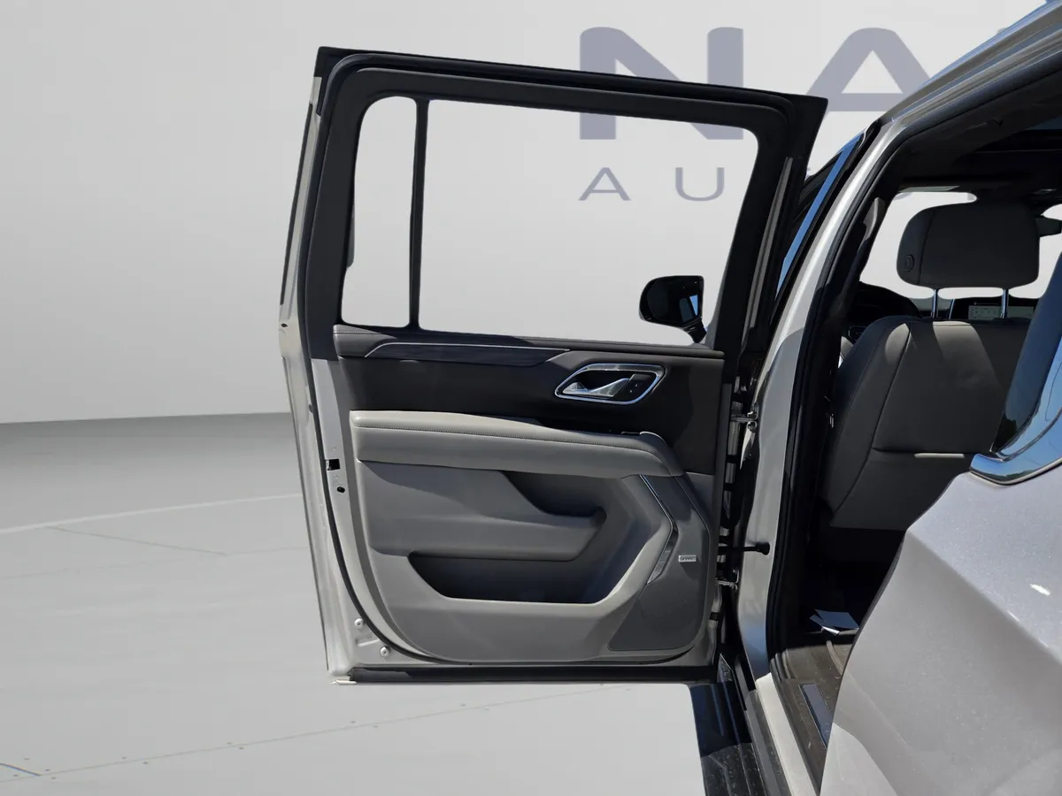 2023 GMC Yukon XL SLT thumbnail 26
