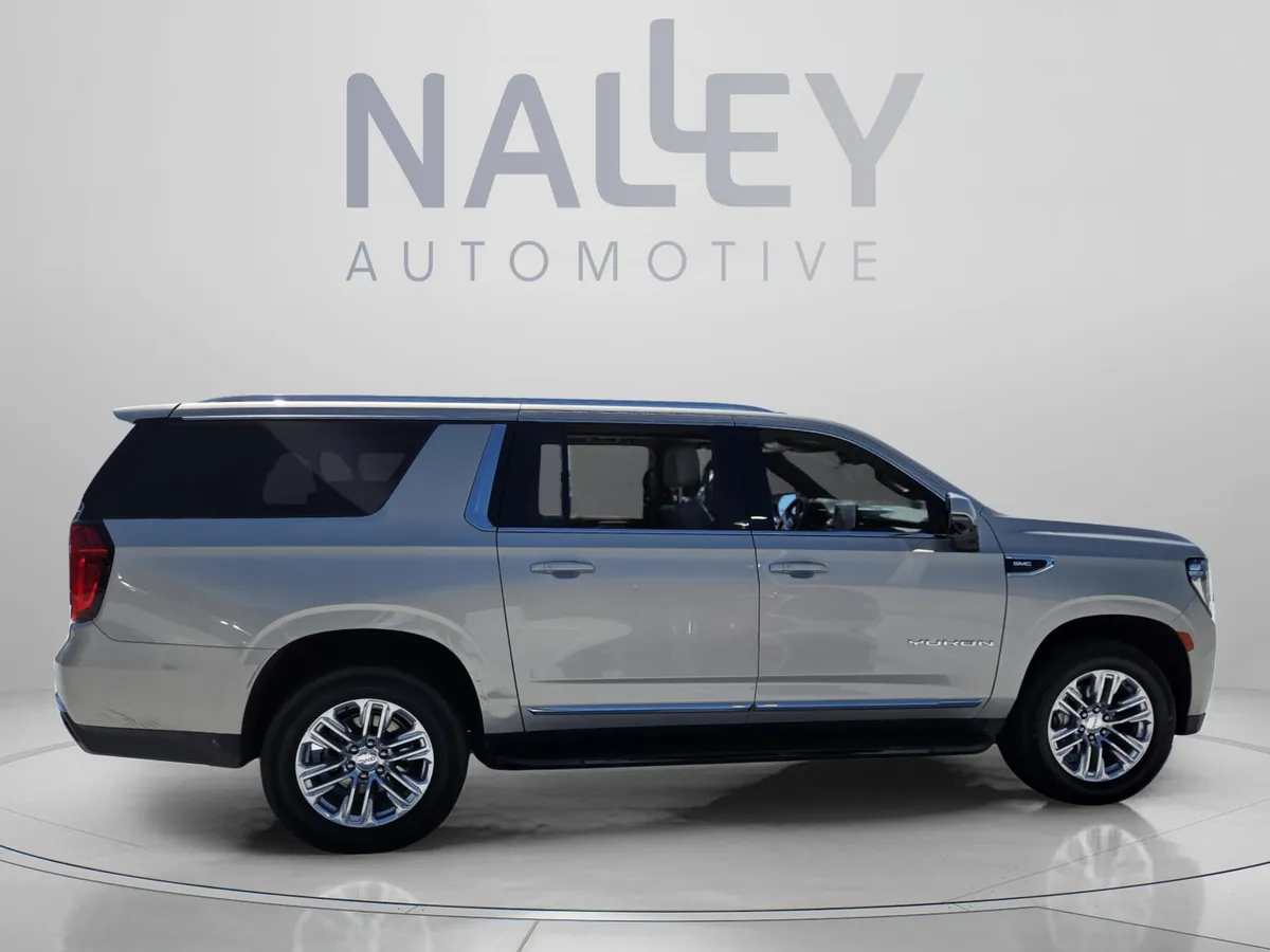 2023 GMC Yukon XL SLT thumbnail 6