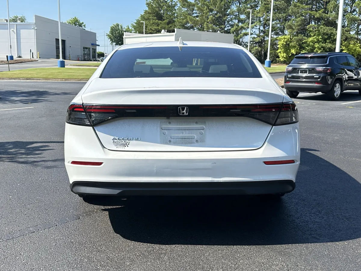 2023 Honda Accord EX CVT thumbnail 11