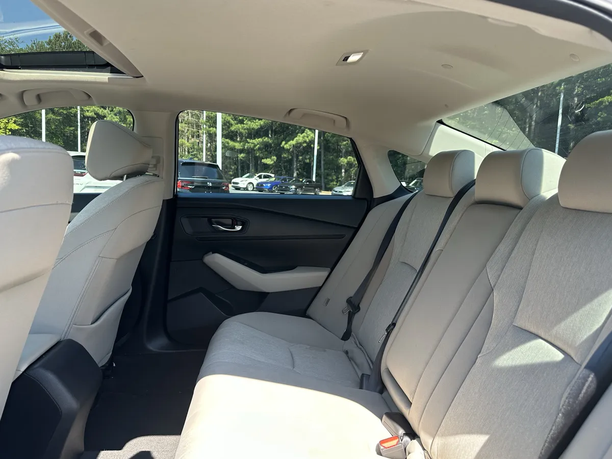 2023 Honda Accord EX CVT thumbnail 8