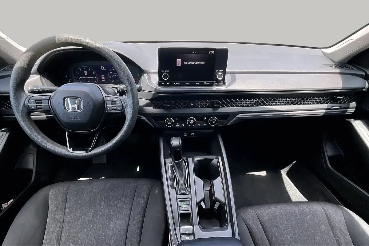 2023 Honda Accord LX thumbnail 15