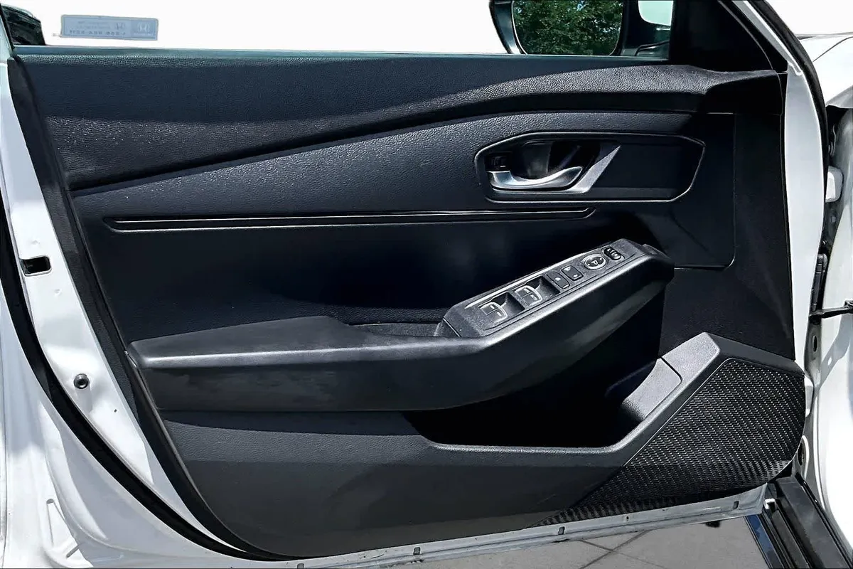 2023 Honda Accord LX thumbnail 25