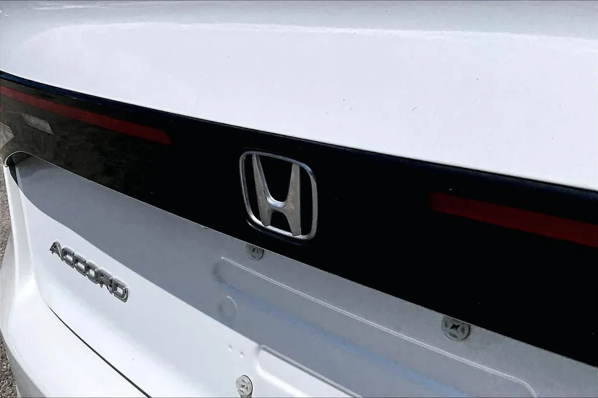 2023 Honda Accord LX thumbnail 30