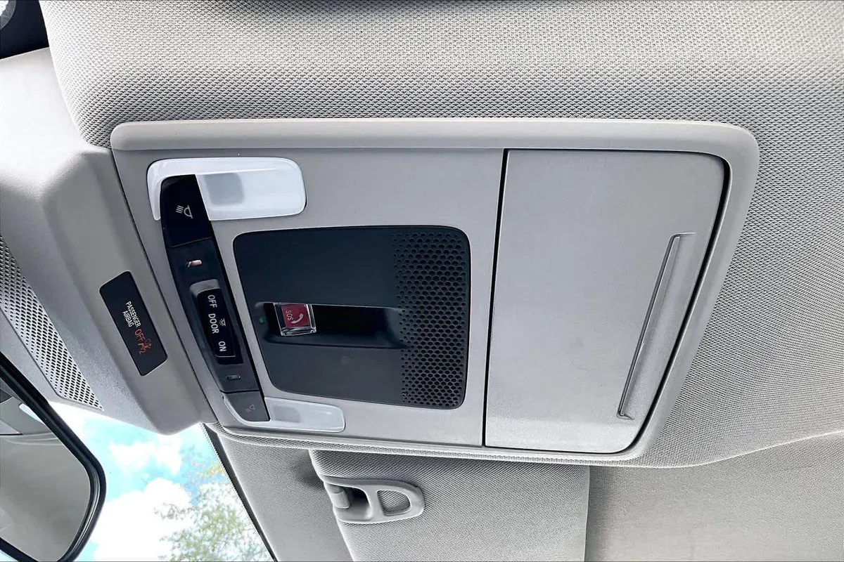 2023 Honda Accord LX thumbnail 31