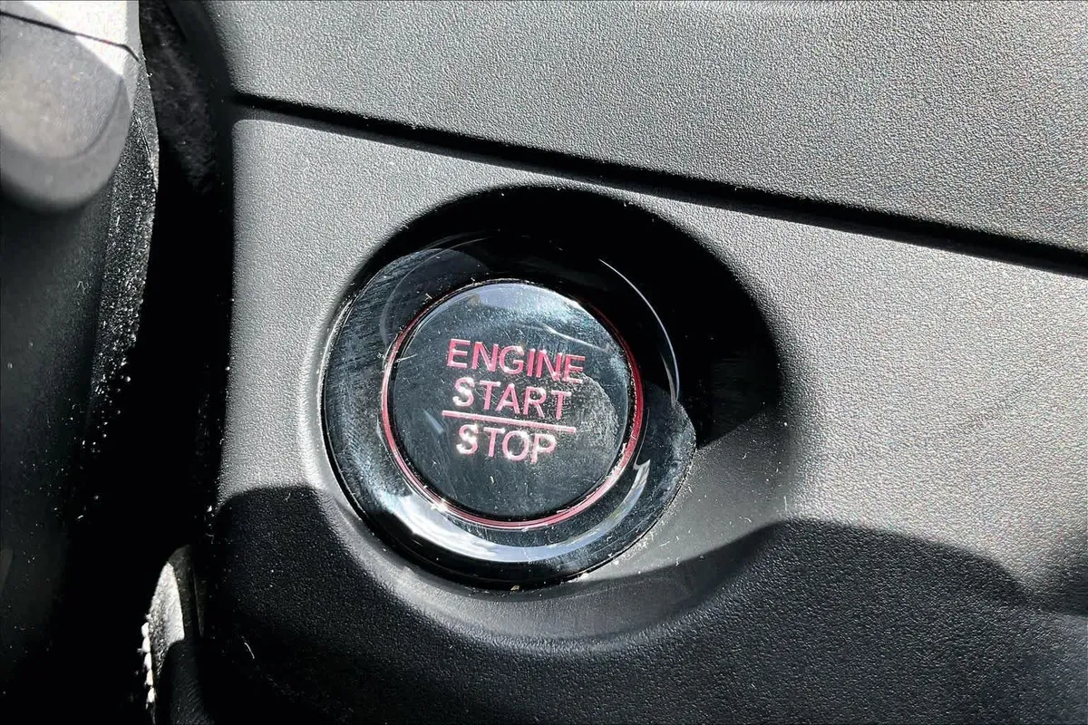 2023 Honda Accord LX thumbnail 32