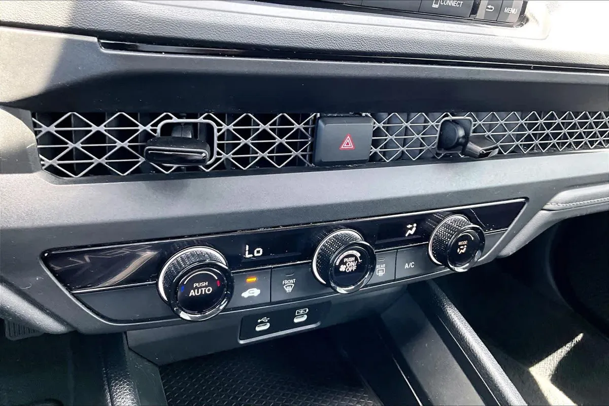 2023 Honda Accord LX thumbnail 33
