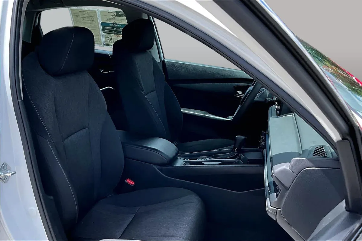 2023 Honda Accord LX thumbnail 9