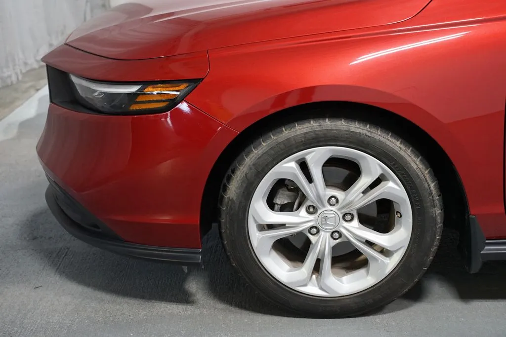 2023 Honda Accord LX thumbnail 5
