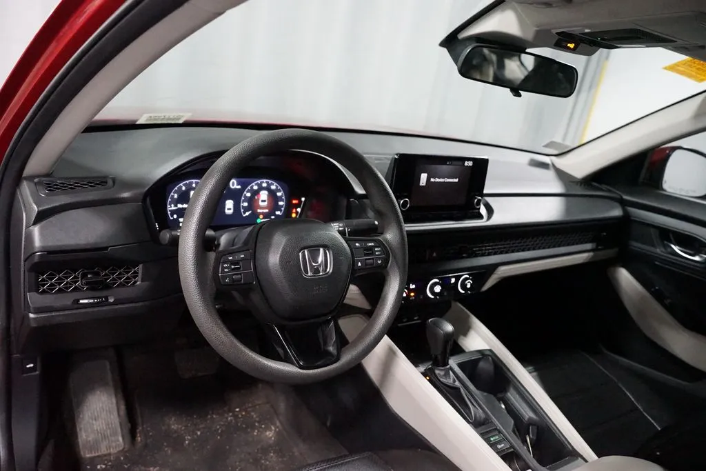 2023 Honda Accord LX thumbnail 7