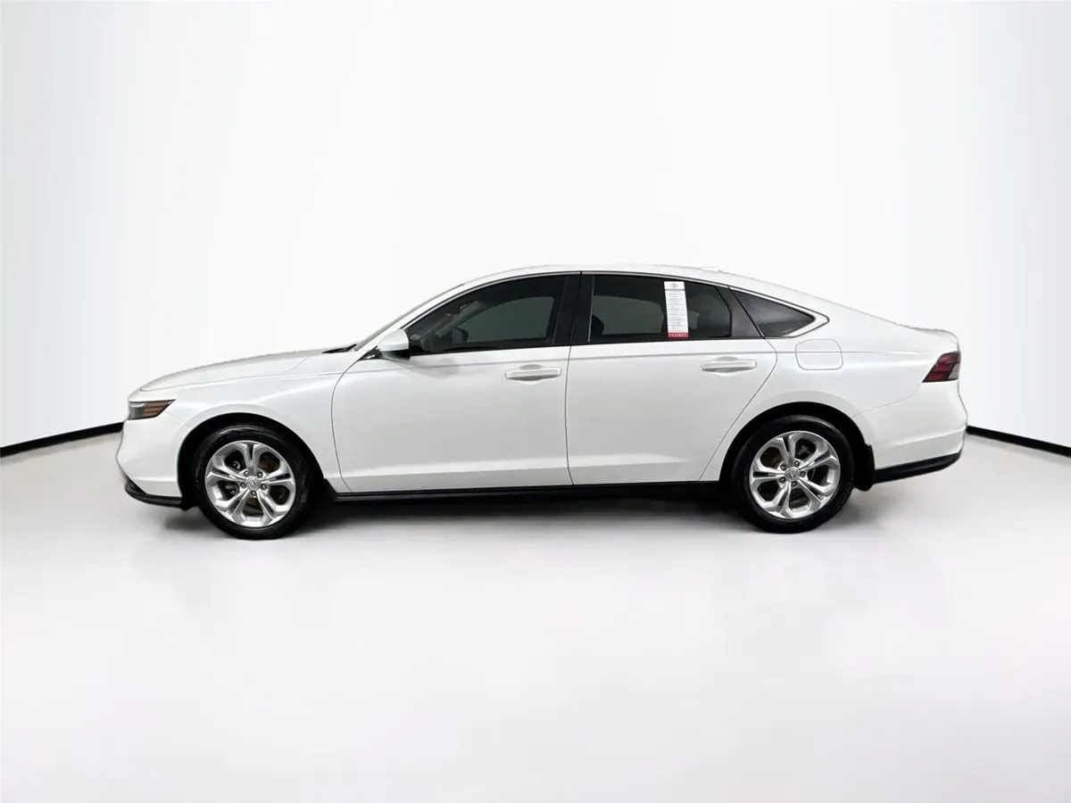 2023 Honda Accord Sedan LX thumbnail 12