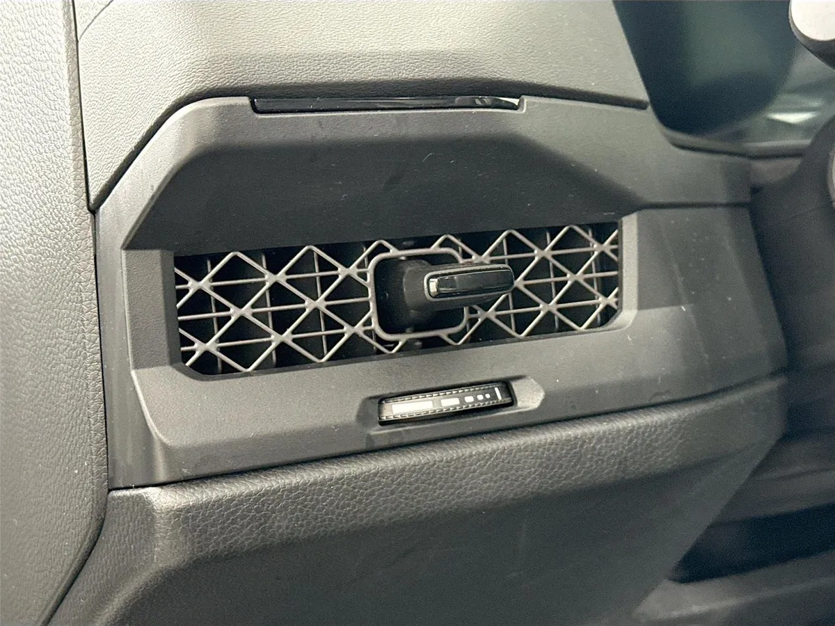 2023 Honda Accord Sedan LX thumbnail 14