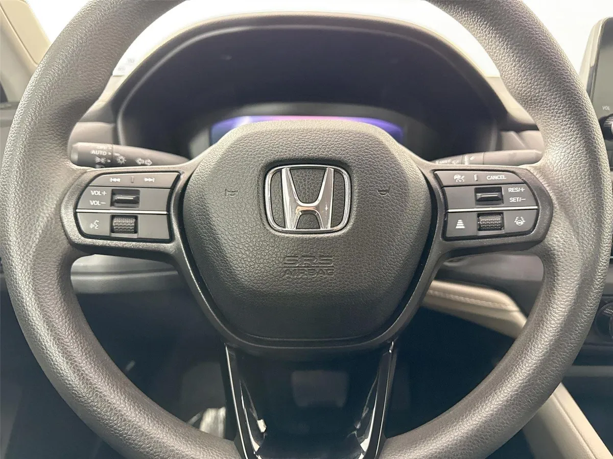 2023 Honda Accord Sedan LX thumbnail 15