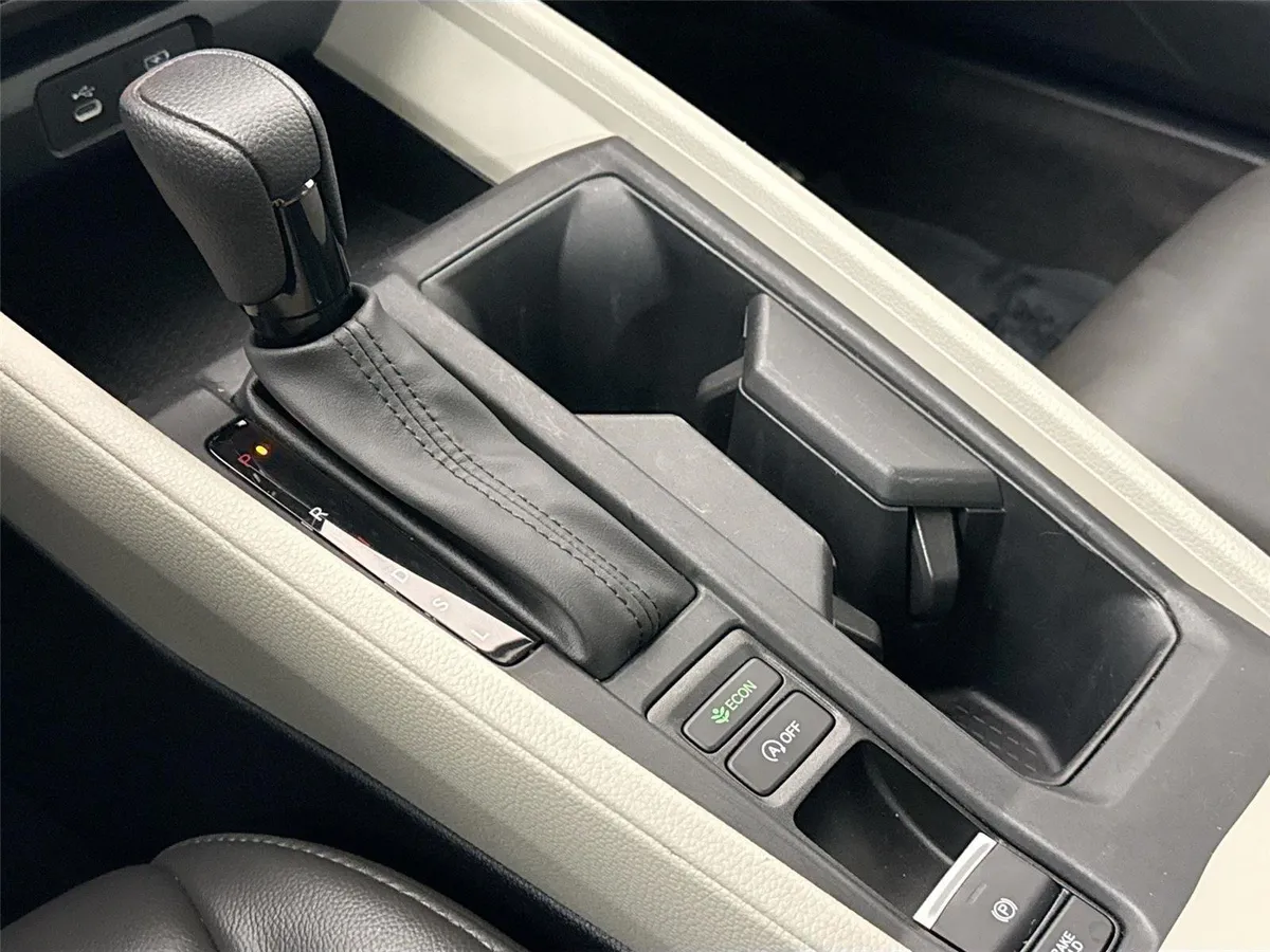2023 Honda Accord Sedan LX thumbnail 24