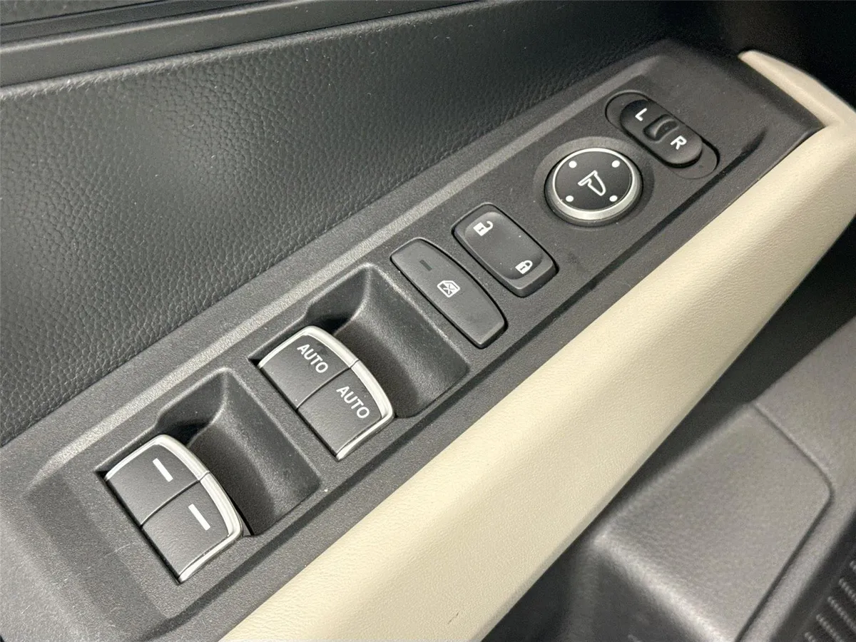 2023 Honda Accord Sedan LX thumbnail 25