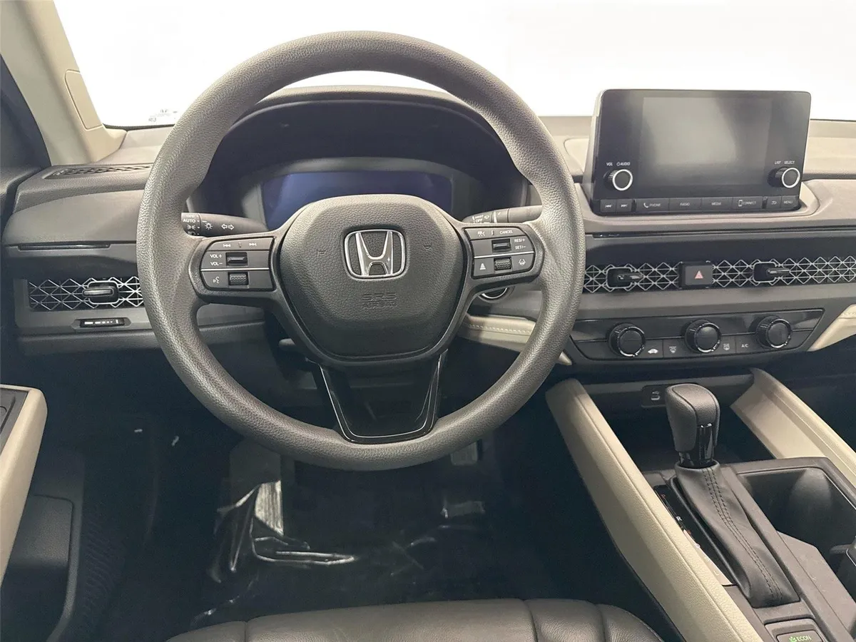 2023 Honda Accord Sedan LX thumbnail 28