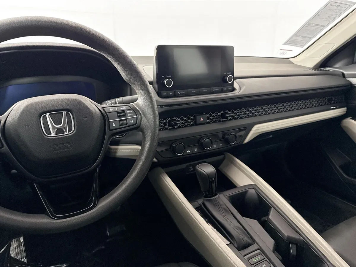 2023 Honda Accord Sedan LX thumbnail 29