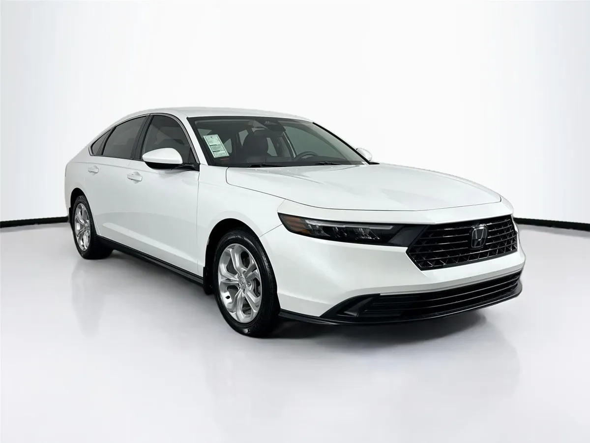 2023 Honda Accord Sedan LX thumbnail 8