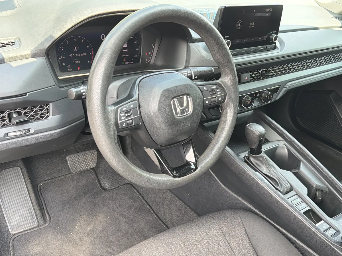 2023 Honda Accord Sedan LX thumbnail 13