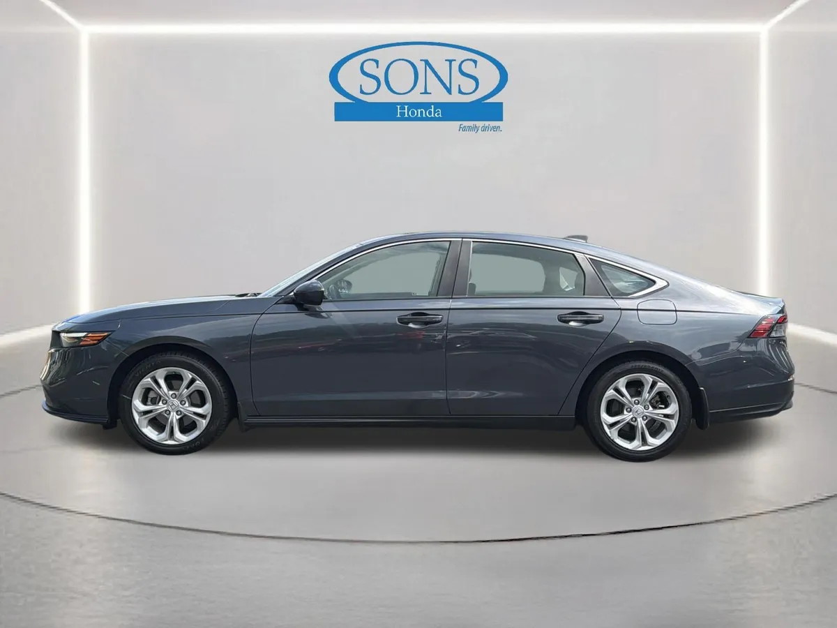 2023 Honda Accord Sedan LX thumbnail 17