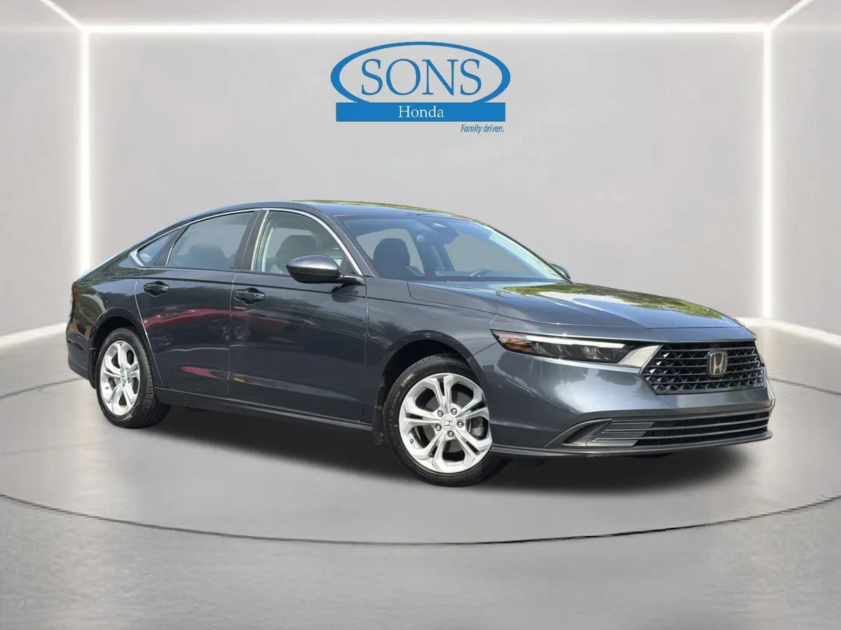 2023 Honda Accord Sedan LX thumbnail 2