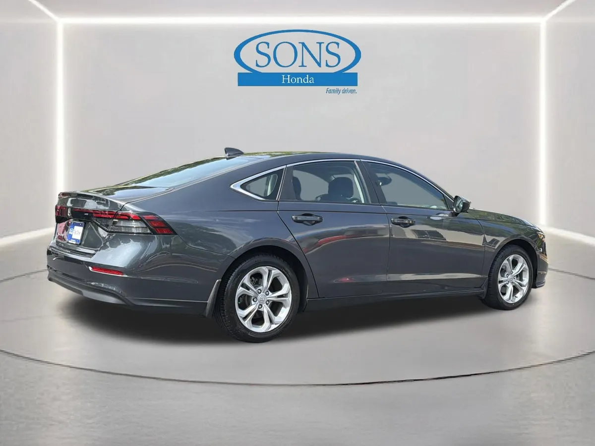 2023 Honda Accord Sedan LX thumbnail 21