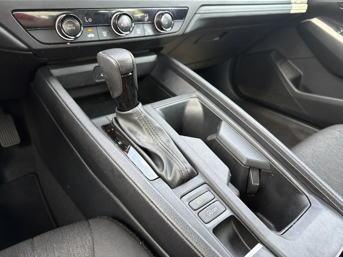2023 Honda Accord Sedan LX thumbnail 9