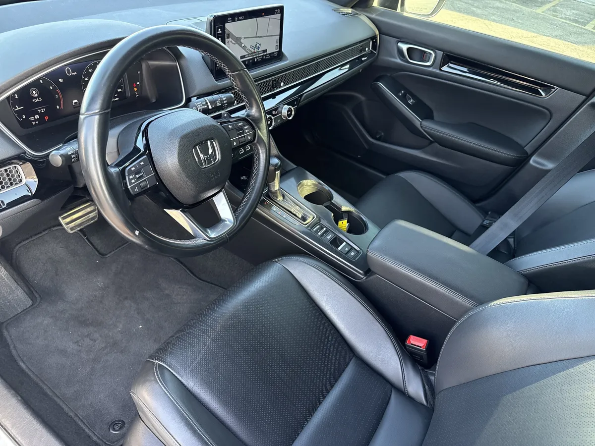 2023 Honda Civic Hatchback Sport Touring thumbnail 10