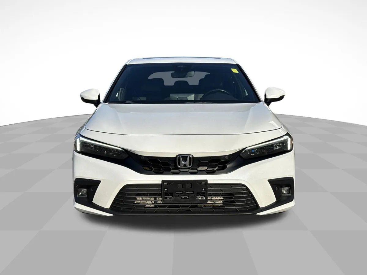 2023 Honda Civic Hatchback Sport Touring thumbnail 2