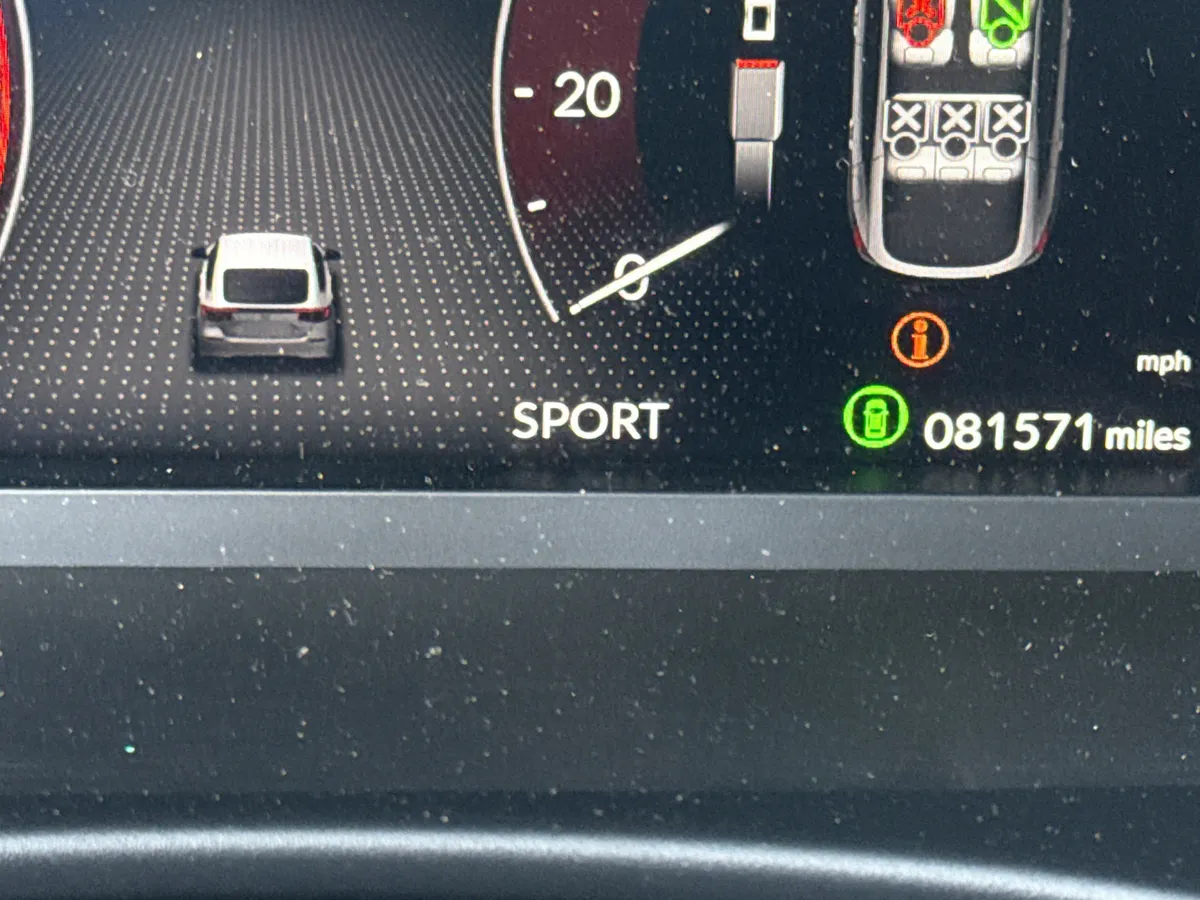 2023 Honda Civic Hatchback Sport Touring thumbnail 26