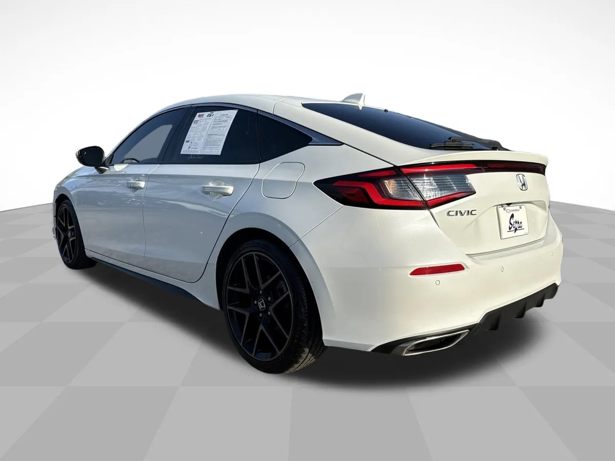 2023 Honda Civic Hatchback Sport Touring thumbnail 7