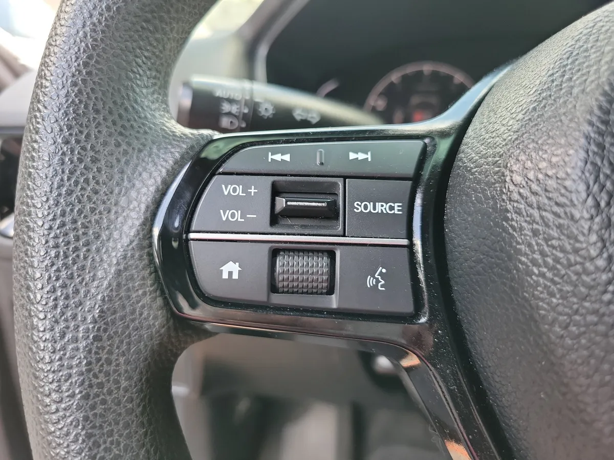 2023 Honda Civic LX thumbnail 11