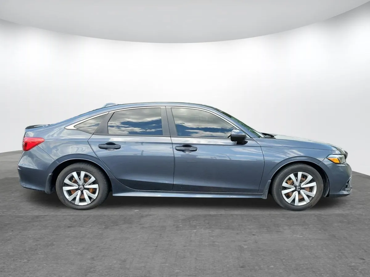2023 Honda Civic LX thumbnail 17